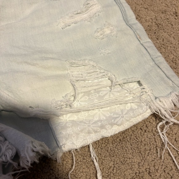 American eagle high waisted light washed Jean shorts - Picture 2 of 8